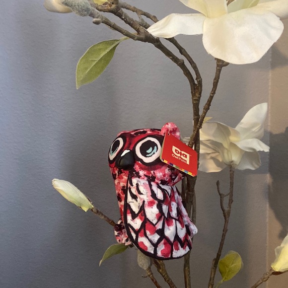 ๐ฆ Owl Pals: Red, Black & White Owl ๐ฆ - Picture 3 of 15